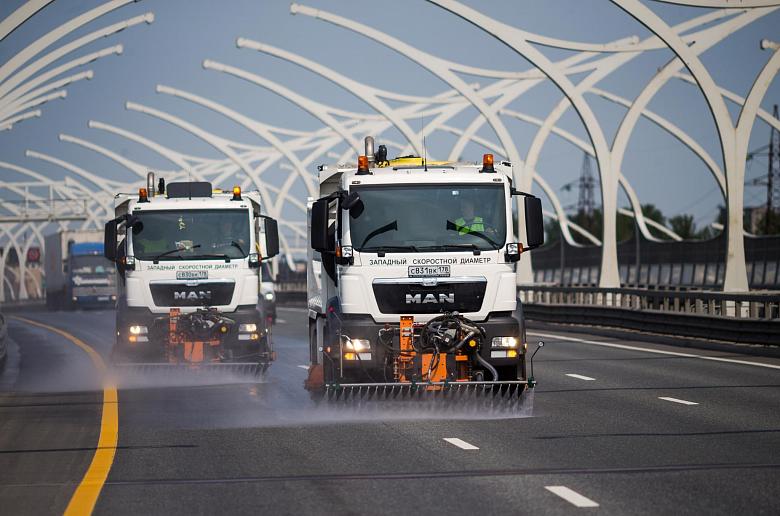 Генеральная уборка ЗСД: более 30 единиц техники, 200 литров шампуня, два самосвала песка в день